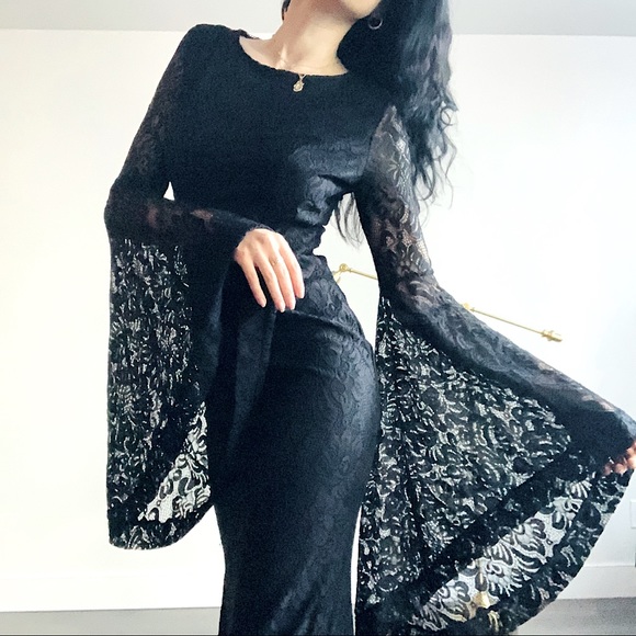 🖤 Gala Black Lace Dress with Bell Sleeves (excluded from sale) - Picture 2 of 9